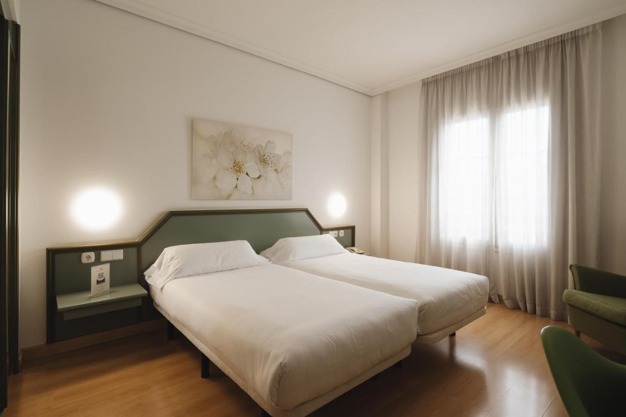 Hotel Urdanibia Park Irun Ngoại thất bức ảnh