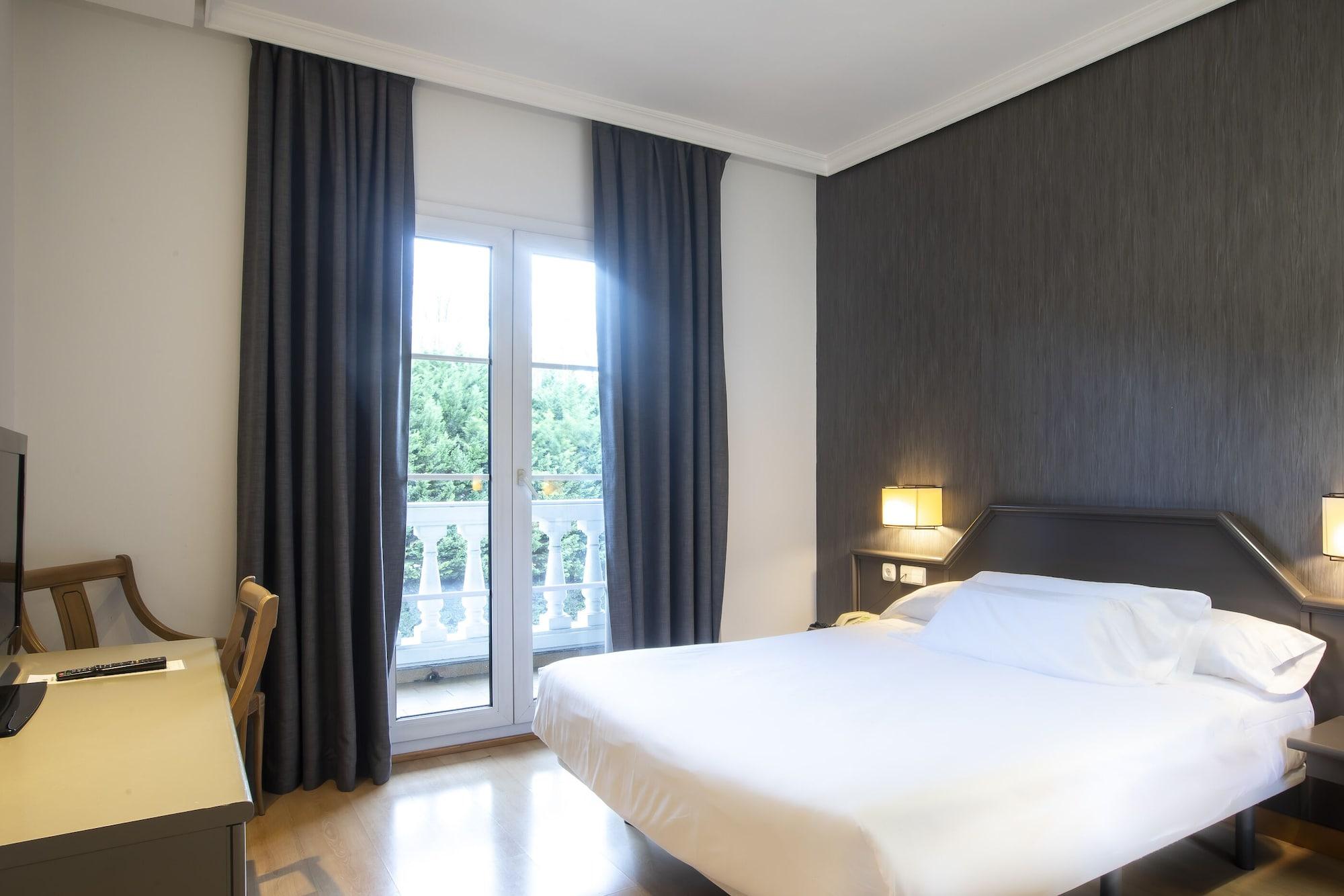 Hotel Urdanibia Park Irun Ngoại thất bức ảnh